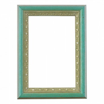 ＜＜ご注意下さい＞＞こちらの商品はメーカーよりお客様へ直接お届けの品になります。 当店での在庫はしておりません。在庫の有無はメーカー在庫のみになりますので、急な欠品や急に廃盤になる可能性がございます。こちらの商品の配送について○北海道・沖縄・離島につきましては、配送不可となりますので予めご了承お願いします。こちらの商品の包装(ラッピング)について○上記の理由(メーカーより直送)により包装はできませんので予めご了承お願いします。こちらの商品の不具合について○お届けしましたこちらの商品に不具合があった場合、商品到着日より1週間以内に当店にご連絡ください。メーカーが直接対応させて頂きます。○お客様がご自身で修理された場合、費用の負担は致しかねますので予めご了承下さい。本格的な額縁と同じ材料を使用したミニサイズのフォトフレームです。ウェディングシーンなどに最適です。全体的に女性好みのかわいらしい印象で、空間を明るく彩ります。ガラスの代わりに軽量で割れにくいアクリル板を使用しています。アクリルの表面には保護フィルムが付いていますので、剥がしてからお使いください。裏面まできれいに化粧仕上げしてあります。黒の化粧箱入りでギフトにも最適です。付属の窓抜きマットを使うと一回り小さなサイズもきれいに飾ることができます。サイズ：商品本体サイズ:138×188×26mm 額内寸:102×152mm個装サイズ：21×16×3cm重量：約0.4kg個装重量：500g素材・材質：フレーム:木製、表面ダストカバー:アクリル板仕様：対応作品サイズ/L判:89×127mm〜ハガキ:100×150mm対応作品厚:約3〜5mm迄額縁の深さ:10mm付属マット窓寸:74×120mm裏面:黒色化粧仕上げ生産国：中国