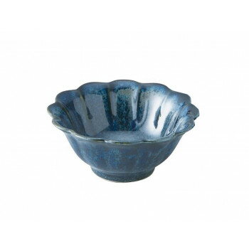 ＜＜ご注意下さい＞＞こちらの商品はメーカーよりお客様へ直接お届けの品になります。 当店での在庫はしておりません。在庫の有無はメーカー在庫のみになりますので、急な欠品や急に廃盤になる可能性がございます。こちらの商品の配送について○北海道・沖縄・離島につきましては、配送不可となりますので予めご了承お願いします。こちらの商品の包装(ラッピング)について○上記の理由(メーカーより直送)により包装はできませんので予めご了承お願いします。こちらの商品の不具合について○お届けしましたこちらの商品に不具合があった場合、商品到着日より1週間以内に当店にご連絡ください。メーカーが直接対応させて頂きます。○お客様がご自身で修理された場合、費用の負担は致しかねますので予めご了承下さい。窯変による濃淡ムラや貫入が味わい深い花形の花皿。落ち着いた色使いは、和洋を問わず楽しめる万能なうつわです。サイズ：直径11×高さ4.4cm個装サイズ：12.4×11.4×5.4cm重量：130g個装重量：140g素材・材質：陶器仕様：150ml生産国：日本