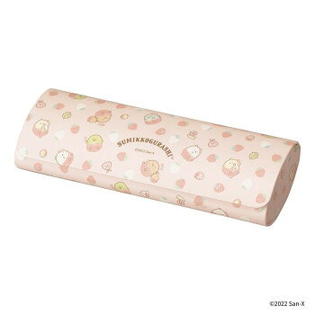マグネット式の眼鏡ケースです。※マグネット式のケースは磁気の影響を受けやすい物(磁気製品、精密機器、電子医療機器、特にペースメーカー)には危険ですので、絶対に近づけないでください。サイズ：内寸:約W151×D54×H29mm個装サイズ：4.2×17.9×6.6cm重量：約80g個装重量：90g素材・材質：アルミ・スチール・プラスチック・合皮仕様：ケースタイプ:ハード仕様:マグネット式鼻当:なし内貼り:ピンクコピーライト:(C)2022 SanX CO.Ltd All Rights Reserved.生産国：中国
