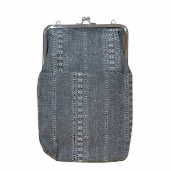 ＜＜ご注意下さい＞＞こちらの商品はメーカーよりお客様へ直接お届けの品になります。 当店での在庫はしておりません。在庫の有無はメーカー在庫のみになりますので、急な欠品や急に廃盤になる可能性がございます。こちらの商品の配送について○北海道・沖縄・離島につきましては、配送不可となりますので予めご了承お願いします。こちらの商品の包装(ラッピング)について○上記の理由(メーカーより直送)により包装はできませんので予めご了承お願いします。こちらの商品の不具合について○お届けしましたこちらの商品に不具合があった場合、商品到着日より1週間以内に当店にご連絡ください。メーカーが直接対応させて頂きます。○お客様がご自身で修理された場合、費用の負担は致しかねますので予めご了承下さい。ボーダーがおしゃれな、がま口タイプの2WAYショルダーバッグです。2種類のベルトが付いており、手提げにもショルダータイプにも。小物の収納に便利です。外側にポケットが付いて必要なものがさっと取り出せます。少し大きめで見た目以上の収納力。※商品の写真は、なるべく実物に近い状態になるよう努力しておりますが、光の具合やパソコンのモニターの種別、環境によっては、見え方が実際のものと多少異なって見える場合もございますので、ご了承ください。※柄物は商品により柄、模様の出方が、掲載商品画像と現物で異なる場合がございます。※水や汗等により色落ちすることがありますので、ご注意下さい。※バックや周囲のものとの摩擦や引っかかりに気をつけて下さい。※生産工場で品質管理、検品を行うなど品質向上に努めています。※若干のほつれや多少サイズの誤差が生じる場合があります。あらかじめご了承くださいますようお願いいたします。サイズ：約W17×H21×D4cm、手さげベルト:約280mm、ショルダーベルト:約1130〜1360mm(6段階調整可能)個装サイズ：24×16.8×3.4cm重量：個装重量：150g素材・材質：表生地:日本製生地口金:スチール手提げベルト・ショルダーベルト:合皮付属品：手さげベルトショルダーベルト生産国：中国