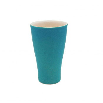 500mlの缶ビールがそのまま入る大容量のビアカップです。下部を絞ったデザインなので、手が小さな方でも持ちやすいです。サイズ：φ9.3×15.5cm個装サイズ：11×17×10cm重量：380g個装重量：370g素材・材質：陶器仕様：商品容量:600ccレンジ:可生産国：日本