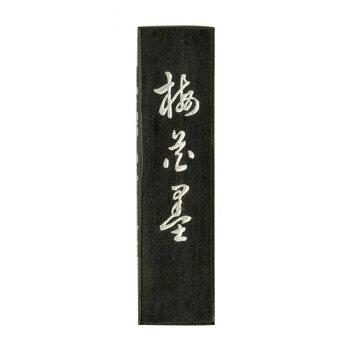 菜種油を使った最も粒子の細かい最上級の油煙墨です。濃墨は艶のある純黒を、淡墨は茶系の黒を呈します。サイズ：個装サイズ：11×4×2cm重量：個装重量：36g生産国：日本