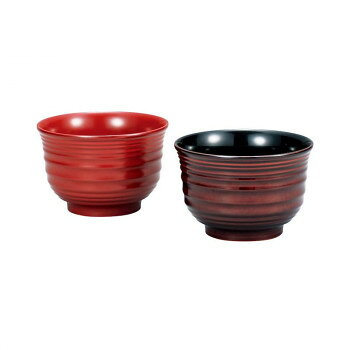 上品なペアの汁椀です。サイズ：φ110×72mm、個装サイズ：24.4×13.6×8.4cm重量：個装重量：420g素材・材質：漆セット内容：汁椀×2生産国：日本
