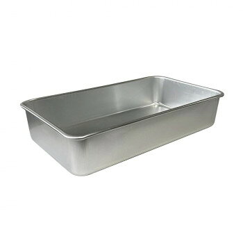 ＜＜ご注意下さい＞＞こちらの商品はメーカーよりお客様へ直接お届けの品になります。 当店での在庫はしておりません。在庫の有無はメーカー在庫のみになりますので、急な欠品や急に廃盤になる可能性がございます。こちらの商品の配送について○北海道・沖縄・離島につきましては、配送不可となりますので予めご了承お願いします。こちらの商品の包装(ラッピング)について○上記の理由(メーカーより直送)により包装はできませんので予めご了承お願いします。こちらの商品の不具合について○お届けしましたこちらの商品に不具合があった場合、商品到着日より1週間以内に当店にご連絡ください。メーカーが直接対応させて頂きます。○お客様がご自身で修理された場合、費用の負担は致しかねますので予めご了承下さい。標準アルミバットより深さがあります。熱伝導性・耐食性・耐摩耗性に優れています。積み重ねて収納することができます。サイズ：562×307×H110mm、個装サイズ：56.2×30.7×11cm重量：1100g、個装重量：1200g素材・材質：アルミ生産国：日本