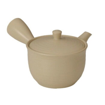近年のお茶の生産の中で多くを占めるのが、深蒸し茶。こちらのお茶を美味しく淹れる為に開発された急須たち。大きな丸網(エム網)や、細やかなメッシュで深蒸し茶を美味しく淹れられます。サイズ：個装サイズ：14.0×16.0×9.5cm重量：個装重量：100g仕様：商品容量:240cc生産国：日本(常滑)