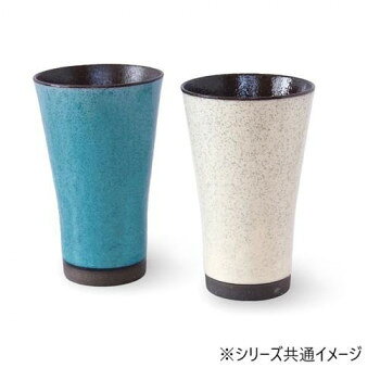 黒土に化粧土をかけ、その上から釉薬をかけることで透明感のある美しい色合いが生み出されます。内側にも釉薬を少しスプレーで吹くことにより、ビールの泡立ちが適度なクリーミーな泡になります。もちろんビールだけでなく、お茶やコーヒーなどお好みの飲み物で楽しいひとときをお過ごしください。サイズ：φ90×140mm、個装サイズ：20.4×17.0×10.4cm重量：800g、個装重量：798g素材・材質：陶器仕様：食洗機、電子レンジ:使用可(温め直しに限る)容量:400cc生産国：日本