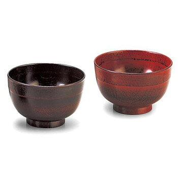 渋みのある塗りが美しい曙塗りと、朱色が目に鮮やかな根来塗りの汁椀です。大きさも手ごろで軽くて使いやすく、縁に貼られた麻布がポイントになったワンランク上の一品です。サイズ：約Φ11×7cm(1個あたり)、個装サイズ：13×25×7.5cm重量：個装重量：180g素材・材質：天然木(漆塗)生産国：中国(国内再加工)