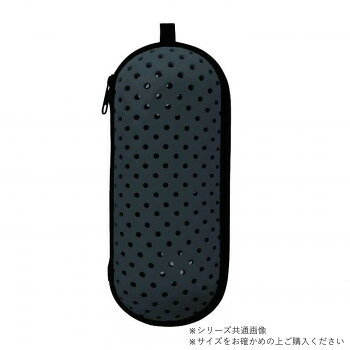 通気穴が開いているので、ご使用後の湿ったゴーグルを保管しながら水気を切ることができます。・極細繊維で織り込んでいるので吸水力抜群です。・洗濯機で洗濯可能です。・柔らかな肌ざわりです。サイズ：外寸:165×75×52mm、個装サイズ：25.5×12.2×6.5cm重量：個装重量：40g素材・材質：EVA仕様：カラー:ブラック対応モデル:SWANSの子ども用スイミングゴーグル対象年齢:子ども用生産国：中国