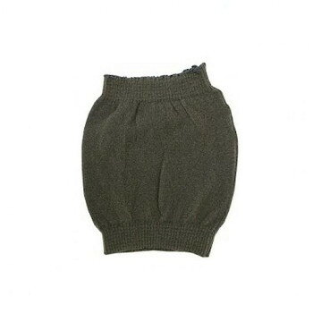 柔らかい肌触りの腹巻が登場です。伸びのあるストレッチ抜群の素材です。外気を遮断し放熱を抑えるという特長をもつカシミヤニットは、熱伝導率の低い空気を多く取り込むことが可能で、暖かな空気を内へとため込みます。更にカシミヤの表面にあるキューティクル構造が、空気中の水分の吸収・放出を行うことで、一定の湿度を保つコントロール機能の役割を果たします。※伸縮性のある糸を使用しています。サイズ：M〜Lサイズ、ヒップ87〜100cm、個装サイズ：31×25×1cm重量：個装重量：47g素材・材質：ウール41%、カシミヤ30%、ナイロン25%、ポリウレタン4%生産国：日本