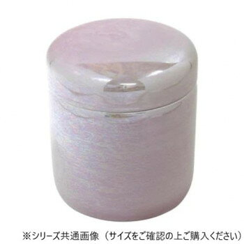 ＜＜ご注意下さい＞＞こちらの商品はメーカーよりお客様へ直接お届けの品になります。 当店での在庫はしておりません。在庫の有無はメーカー在庫のみになりますので、急な欠品や急に廃盤になる可能性がございます。こちらの商品の配送について○北海道・沖縄・離島につきましては、配送不可となりますので予めご了承お願いします。こちらの商品の包装(ラッピング)について○上記の理由(メーカーより直送)により包装はできませんので予めご了承お願いします。こちらの商品の不具合について○お届けしましたこちらの商品に不具合があった場合、商品到着日より1週間以内に当店にご連絡ください。メーカーが直接対応させて頂きます。○お客様がご自身で修理された場合、費用の負担は致しかねますので予めご了承下さい。パール加工をほどこし、見た目も華やかになりました。凹凸がついたはめ込み式の陶器製骨壺。1ケ入の外箱付きです。サイズ：6寸:W18×H21.5×D18cm、個装サイズ：20×20×24cm重量：個装重量：1000g素材・材質：陶器仕様：6寸:大型犬サイズのペット(目安)※ペットさんに個体差があり、骨壺のシリーズによってもサイズが異なりますので、商品ページにてサイズをご確認ください。生産国：中国