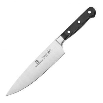 業務用にも適した高い切れ味と耐久性を兼ね備えています。長時間の使用でも切れ味を保ち、安定した性能を維持します。ハンドルは、耐久性に優れ、毎日使用しても劣化しにくいのが特長です。手にフィットする形状で滑りにくく、快適な握り心地を実現。食洗機対応で、お手入れが簡単です。※お使いのモニターの性能により、実際の色と見え方が異なる場合がございます。※記載のサイズ詳細に誤差が生じる場合があります。予めご了承ください。※ご購入の際は、サイズ・容量・カラー等を必ずご確認の上、お買い求めくださいますようお願いいたします。サイズ：34.6×4.6×2cm、個装サイズ：35×5×2cm重量：238g、個装重量：238g素材・材質：ステンレス鋼POM樹脂仕様：刃渡り:20.3cm両刃食洗機:対応生産国：中国