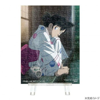 花火に彩られたお祭りの夜をイメージしました。体を丸め、縁側に座る姿が愛らしい毛利蘭が描かれております。ロマンティックなひと時を楽しんでいるようです。手のひらに乗るくらいの小さなイーゼルに可愛らしく、飾ることが出来るミニチュアサイズになっております。プラスチック製なのでのりが不要で、飾る為のイーゼルが付属しています。サイズ：完成時:7.6×10.2cm、個装サイズ：11.0×9.0×3.0cm重量：個装重量：50g仕様：(C)青山剛昌/小学館・読売テレビ・TMS 1996ピース:150難易度:3付属品：イーゼル生産国：中国