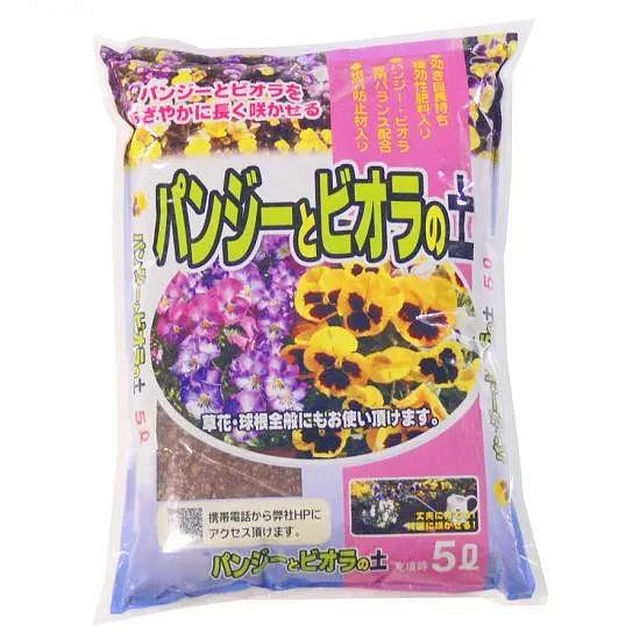 ＜＜ご注意下さい＞＞こちらの商品はメーカーよりお客様へ直接お届けの品になります。 当店での在庫はしておりません。在庫の有無はメーカー在庫のみになりますので、急な欠品や急に廃盤になる可能性がございます。こちらの商品の配送について○北海道・沖縄・離島につきましては、配送不可となりますので予めご了承お願いします。こちらの商品の包装(ラッピング)について○上記の理由(メーカーより直送)により包装はできませんので予めご了承お願いします。こちらの商品の不具合について○お届けしましたこちらの商品に不具合があった場合、商品到着日より1週間以内に当店にご連絡ください。メーカーが直接対応させて頂きます。○お客様がご自身で修理された場合、費用の負担は致しかねますので予めご了承下さい。軽石・赤玉土・有機質堆肥・ピートモス・パーライト等をブレンドした保水・排水に優れた用土です。【使い方】パンジー・ビオラをはじめ一般草花にも使えます。鉢植え・プランター栽培・花壇にも適しています。※梱包時 破損防止のため別商品の袋を再利用し梱包することがございます。※離島への配送はお受けできません。サイズ：37×28×6cm、個装サイズ：37×56×30cm重量：2.5kg、個装重量：25000g仕様：内容量:5L生産国：日本
