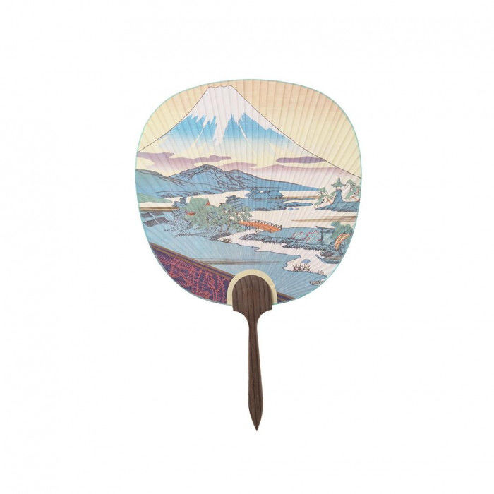 歴史を感じる江戸百景のうちわです。サイズ：24×37cm、個装サイズ：37.0×24.0×1.5cm重量：個装重量：20g素材・材質：和紙・竹・杉生産国：日本