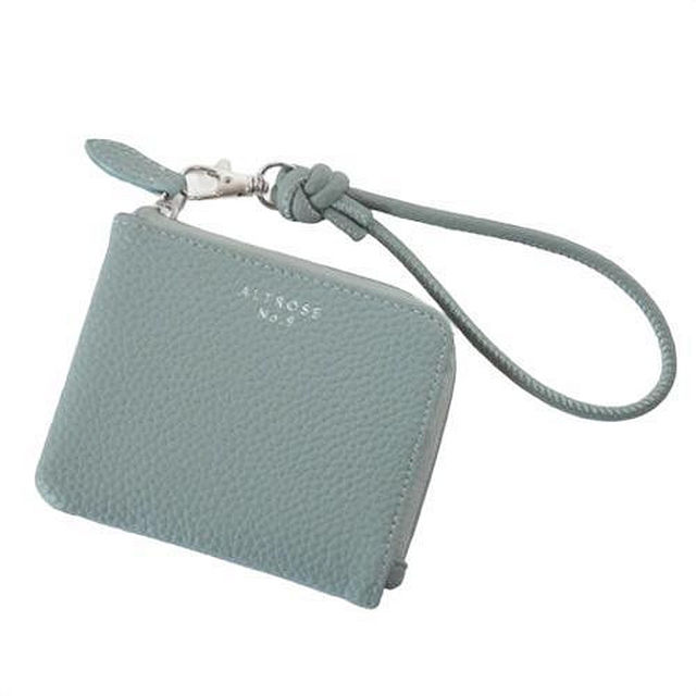 内側にはカードポケットが4つと小銭入れにもなるオープンポケットが付いています。お札は2つ折りにして収納していただけます。L字ファスナーで中身がサッと取り出しやすいです。ストラップは取り外し可能です。最低限の荷物を持ち運びたい派の人にオススメです。※お客様のモニター環境や、お部屋の照明・日当たり具合などにより、実際のお色味と異なる場合がございます。※サイズ・重さは、平置き・メジャー採寸のため、商品ごとに多少の誤差が生じる場合がございます。※プリント・型押し加工などの柄物は、裁断位置により一点一点表情の違う仕上がりになります。※生産時期により、色・サイズ・デザインが多少異なる場合がございます。サイズ：横幅11.5×高さ9.5cm、個装サイズ：13×12×6cm重量：約65g、個装重量：70g素材・材質：合成皮革仕様：開閉:ファスナー内側:カードポケット×4、オープンポケット×1生産国：中国