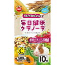 嗜好性と健康を考えたグラノーラの主食です。繊維質の多い牧草ベースのペレットに10種類の天然素材をミックスしました。多彩な食物繊維を摂取することでお腹の健康を維持し、また、繊維をよく噛むことで臼歯の研磨を助け、不正咬合を抑制します。モルモットに必要なビタミンCを豊富に含む素材を配合しました。【原材料(成分)】牧草ペレット[牧草(チモシー、アルファルファ)、糟糖類(グルテンフィード、ふすま)、とうもろこし、ビートパルプ、小麦粉、脱脂大豆、りんご粕、セルロース、リグニン、動物性油脂、ひまわり油、発芽玄米、ミネラル類(塩化Na、炭酸Ca)、ビタミン類(A、B1、B2、B6、B12、C、D3、E、K3、コリン、ニコチン酸、パントテン酸、葉酸、ビオチン)、酸化防止剤(ミックストコフェロール、ハーブエキス)]、穀類(とうもろこし、大麦、小麦、えん麦等)、野菜類(赤ピーマン、キャベツ)、豆類(えんどう豆、大豆等)、果実類(パパイヤ、キウイ)、糖類、穀物発酵エキス、ビタミンC、酸味料、ミネラル類(塩化Na、炭酸Ca)、着色料(黄色4号、青色1号)、保存料(メタ重亜硫酸ナトリウム)【保証成分】粗たん白質12.9％以上、粗脂肪1.9％以上、粗繊維12.0％以下、粗灰分5.4％以下、水分10.2％以下【エネルギー】約327kcal【賞味／使用期限(未開封)】24ヶ月【原産国または製造地】オランダ【使用方法】体重500gあたり30〜45gを目安に1日1〜2回(朝・夕)に分けて与えてください。【その他詳細】対象動物：うさぎ・モルモット・チンチラ【分類】小動物フード※商品パッケージのリニューアル等により商品画像とお届け商品のパッケージが異なる場合がございます。予めご了承お願い致します。