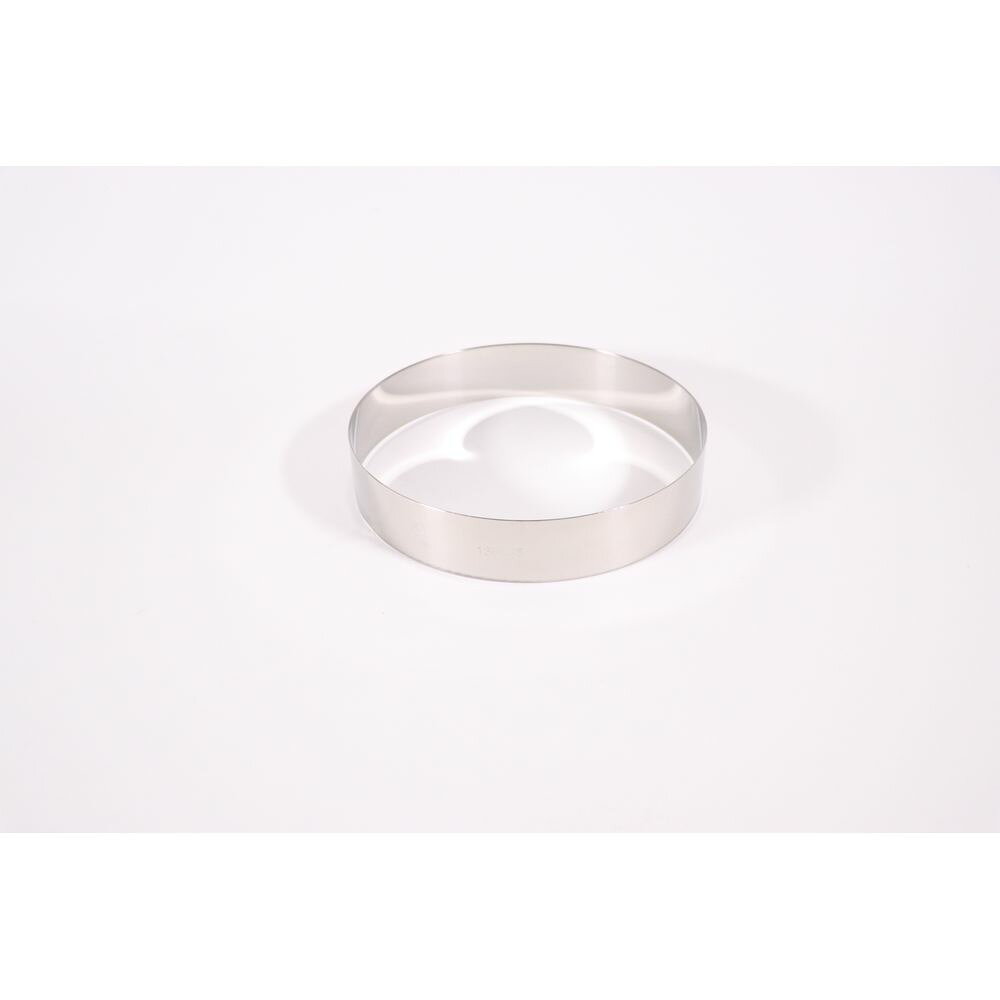 ●アルゴン溶接止め ●板厚:1.0mm材質：18-8ステンレス内径×高さmm：φ180×H35生産地：日本（燕三条）日本製※画像のサイズ感と実際のお届け商品のサイズ感は異なる場合があります。商品名および仕様に記載のサイズ・カラー等がお届けの商品になります。[ セルクルリング(丸型) ]