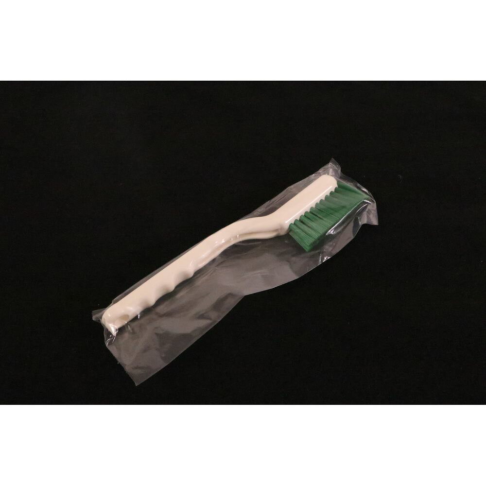 ●耐熱温度：120℃グリップエンドにミニスクレパー付材質：毛：PBT樹脂　グリップ：ポリプロピレン全長×幅×高さmm：210×20×H20生産地：日本日本製[ ハンドブラシ 厨房用ブラシ ブラシ ]