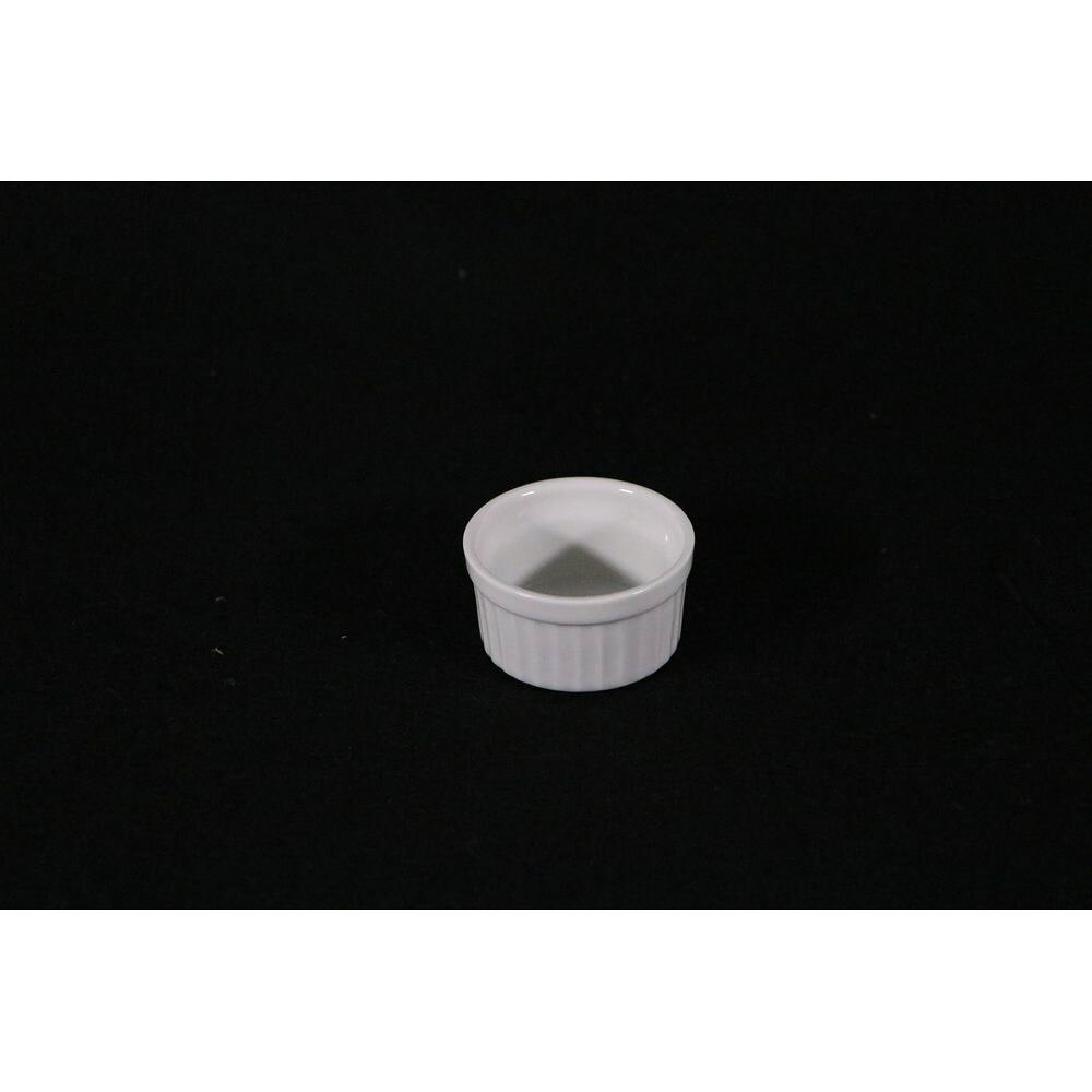 材質：●強化食器　●耐熱食器　※直火には使えません。直径×高さmm×容量cc：φ53×H31×30生産地：中国※画像のサイズ感と実際のお届け商品のサイズ感は異なる場合があります。商品名および仕様に記載のサイズ・カラー等がお届けの商品になります。[ スフレ グラタン皿 耐熱食器 ]