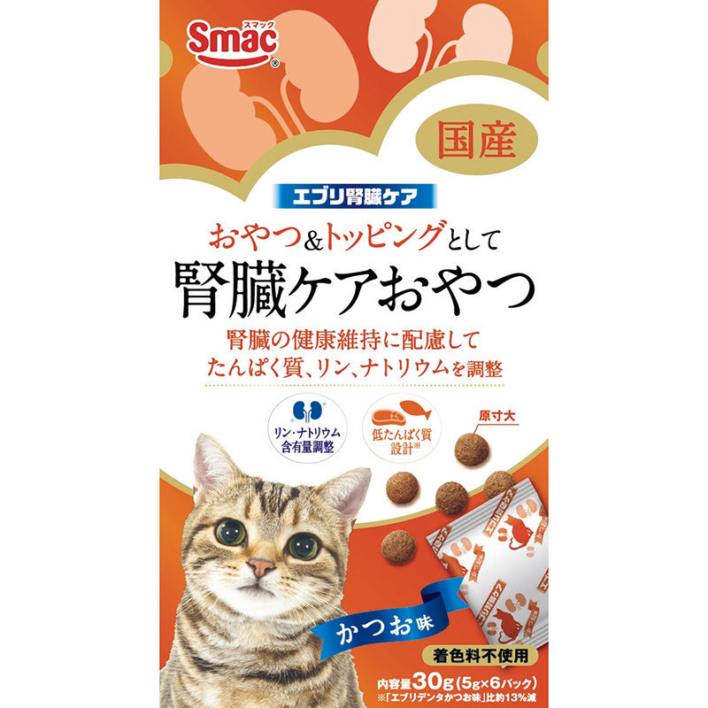 腎臓の健康維持に配慮おやつ＆トッピングとして、腎臓の健康に配慮して、低たんぱく質設計(エブリデンタかつお味比13％減)、リン・ナトリウムの含有量を調整したフードです。グルメな愛猫にも大満足のかつお味です。【原材料(成分)】肉類(ミートミール、チキンミール、ポークミール、チキンレバーパウダー)、とうもろこし、でん粉、魚介類(フィッシュエキス、フィッシュミール、かつおパウダー、フィッシュパウダー)、動物性油脂、セルロース粉末、酵母細胞壁、ビール酵母、植物発酵抽出エキス、殺菌乳酸菌、ビタミン類(A、D、E、K、B1、B2、B6、ナイアシン、葉酸、コリン)、アミノ酸類(メチオニン、タウリン、トリプトファン)、ミネラル類(カリウム、鉄、亜鉛、銅、ヨウ素)、pH調整剤【保証成分】たんぱく質26.0％以上、脂質12.0％以上、粗繊維4.0％以下、灰分9.0％以下、水分10.0％以下【エネルギー】370kcal/100g【賞味／使用期限(未開封)】540日【原産国または製造地】日本【個装サイズ】120×215×20mm【個装重量】30g【分類】猫用おやつ[ キャットフード ]※商品パッケージのリニューアル等により商品画像とお届け商品のパッケージが異なる場合がございます。予めご了承お願い致します。