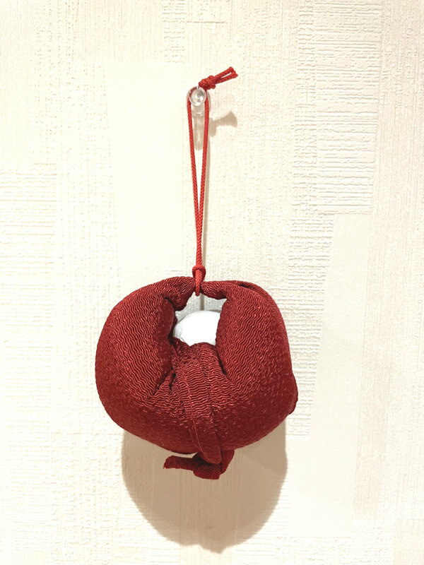 【あす楽】 「京都のお土産 くくり猿 臙脂色 1個」京都 お土産 京土産 京都観光 庚申堂 八坂庚申堂 大黒山金剛寺庚申堂 八坂の塔 法観寺 八坂通り くくり猿 ご縁 五猿 縁結び 清水寺 清水寺散策 三年坂 産寧坂 ギフト プレゼント 贈り物 縁起物 玄関にぶら下げる 厄除け 開運のサムネイル