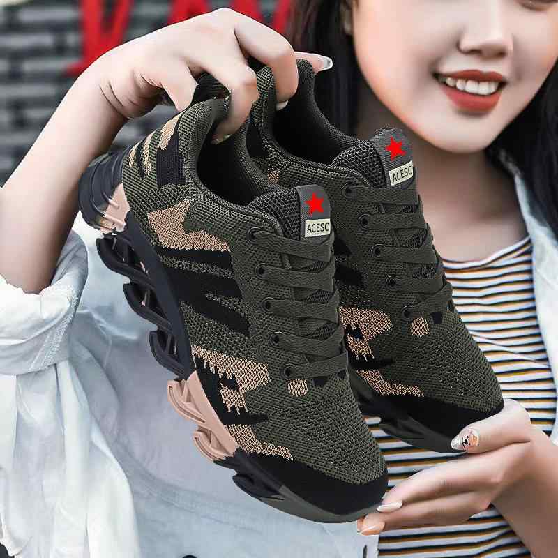 スニーカー レディース メンズ 迷彩 柄 靴 メッシュ 通気性 カジュアル シューズ 衝撃 吸収 滑り止め 歩きやすい 緑 グリーン ミリタリー デザイン かっこいい おしゃれ 紐 ローヒール