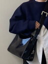 ショルダーバッグ レディース バック 春夏 シンプル 秋 冬 鞄 かばん カバン PUレザー マグネットバックル 可愛い おしゃれ 黒 コンパクト 韓国風 かわいい 大容量 トートバッグ 斜め掛け ブラック