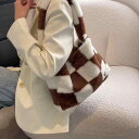 ショルダーバッグ もこもこ A4 大容量 トートバッグ 韓国 横長 レディース チェック柄 ふわふわ 個性的 正方形 かわいい ハンドバッグ バック 秋 冬 毛皮 ショルダー おしゃれ 通学 通勤 トート 手持ち ワンショルダー 人気
