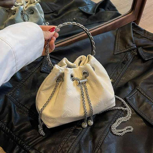 ショルダーバッグ チェーンバッグ レディース ハンドバッグ 小さめ 夏 プリーツ 黒 白 チェーン ショルダー 巾着 クロスボディバッグ 韓国 ハート 立体 バケットバッグ おしゃれ 人気 パール きらきら きれいめ かわいい シルバー ピンク 青 豪華 ショルダーバッグ チェーンバッグ レディース ハンドバッグ 小さめ 夏 プリーツ 黒 白 チェーン ショルダー 巾着 クロスボディバッグ 韓国 ハート 立体 バケットバッグ おしゃれ 人気 パール きらきら きれいめ かわいい シルバー ピンク 青 豪華