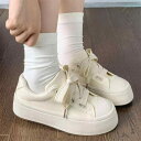 スニーカー 白 レディース 厚底 キャンバス ホワイト かわいい フラット お出掛け オールシーズン カジュアル オフィスカジュアル 仕事用 学生 通勤 大人 こなれ感 韓国風 ラウンドトゥ 細見え レースアップ スポーツ アウトドア シンプル デート