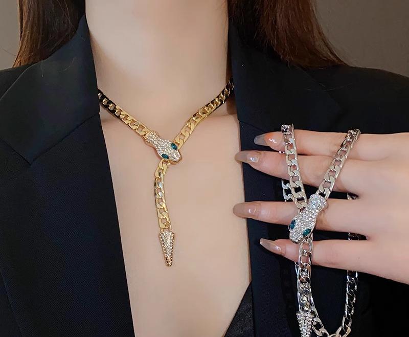 ネックレス アクセサリー ジュエリー ペンダント レディース 女性用 蛇 スネーク オールシーズン フリーサイズ ゴールド シルバー イミテーション キラキラ 豪華 おしゃれ こなれ感 デート パーティー エレガント 個性的 存在感 20代 韓国系 モテ(4)