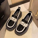 ローファー エナメル風 女性用 レディース プルストラップ ホースビット 春 秋 冬 厚底 シューズ 黒 ブラック ベージュ ツートンカラー かわいい 可愛い かっこいい おしゃれ お洒落 量産型 地雷系 ゴスロリ 個性的 お出かけ ライブ イベント(4)