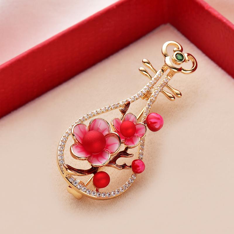 ブローチ コサージュ アクセサリー ピン ラインストーン調 梅 フラワーモチーフ 楽器 音楽 中国 チャイナ風 女性用 レディース かわいい 可愛い おしゃれ お洒落 個性的な インスタ映え 存在感 主役級 お出かけ シルバー 銀 レッド 赤(4)