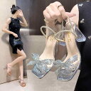 サンダル レディース クリアヒール スクエアトゥ キラキラ ビジューリボン付き ストラップデザイン 美脚 効果 エレガント セクシー 華やか 上品 高級感 おしゃれ 大人可愛い 20代 30代 デート お呼ばれ 食事会 パーティー 華奢見え シルバー