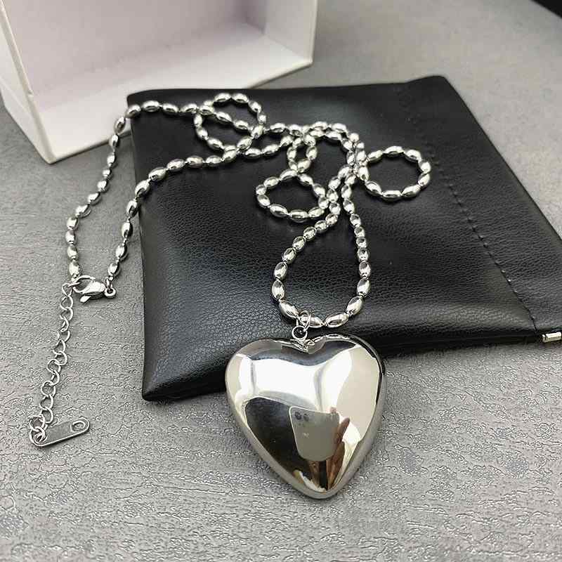 ペンダント ネックレス ペンダントトップ アクセサリー 女性用 レディース シルバー ハート 大粒 レトロ アンティーク風 キラキラ 大ぶり ロング アクセント インパクト 個性的 普段使い デート イベント かわいい かっこいい おしゃれ アート