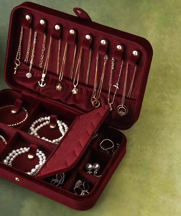 ジュエリーボックス 収納 小物入れ アクセサリーケース レディース 女性用 無地 ベルベット 緑 白 赤 コンパクト 透け感 仕切り 多収納 大容量 無地 個性的 高級感 シンプル カジュアル 通年 かわいい きれいめ エレガント 大人女子 軽量