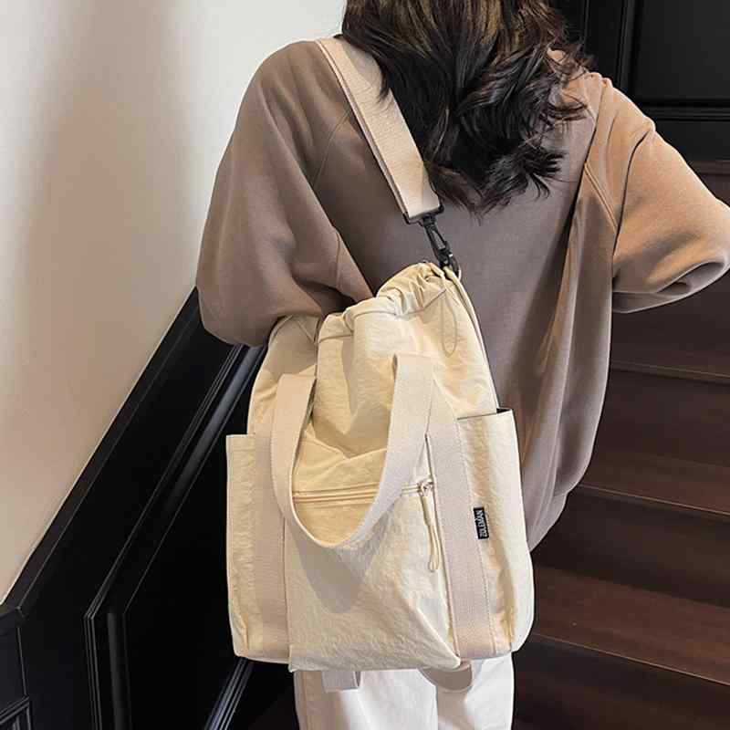 リュック バッグパック ショルダーバッグ 斜め掛け 鞄 肩掛け 2way 手提げ バッグ レディース 女性用 白 黒 赤 緑 ナイロン ファスナー ジッパー チャック ポケット 多収納 大容量 シンプル カジュアル こなれ感 20代 おしゃれ かわいい