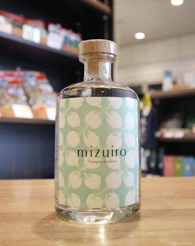 商品説明 名称 mizuiro 2026 原材料名 熟成ハマコマチ(都城産)、麹米 み系358(宮崎市池内産) 内容量アルコール度数 500ml41% 保存方法 高温多湿・直射日光を避け保存 製造者 柳田酒造宮崎県