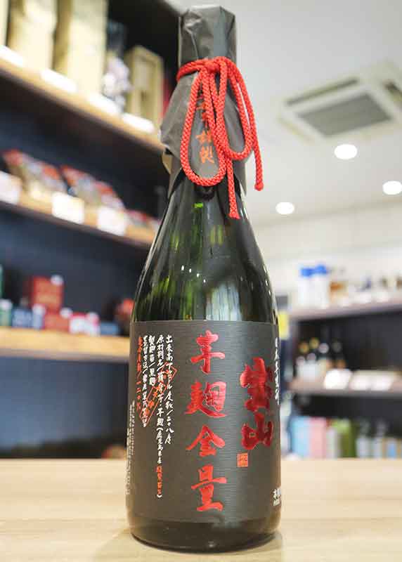 商品説明 名称 宝山　綾紫　芋麹全量 原材料名 芋、芋麹 内容量 720ml 製造者 西酒造鹿児島県