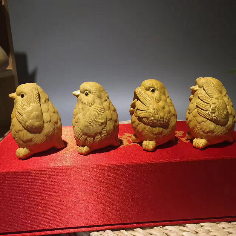 黄楊木（ツゲ材）「四不猿」風 鶏 置物 - 見ざる聞かざる言わざる動かざる 縁起物 厄除け インテリア ギフト