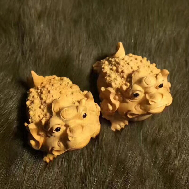 黄楊木 金蟾蜍 置物 金運招福 商売繁盛 縁起物 木彫り インテリア オフィス 店舗 ギフト