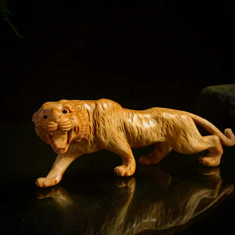 サイプレス 彫刻「猛虎出山」置物 (17x6x6cm) - 虎虎之勢 成功 勝負運 書斎 デスク 和風インテリア ギ..