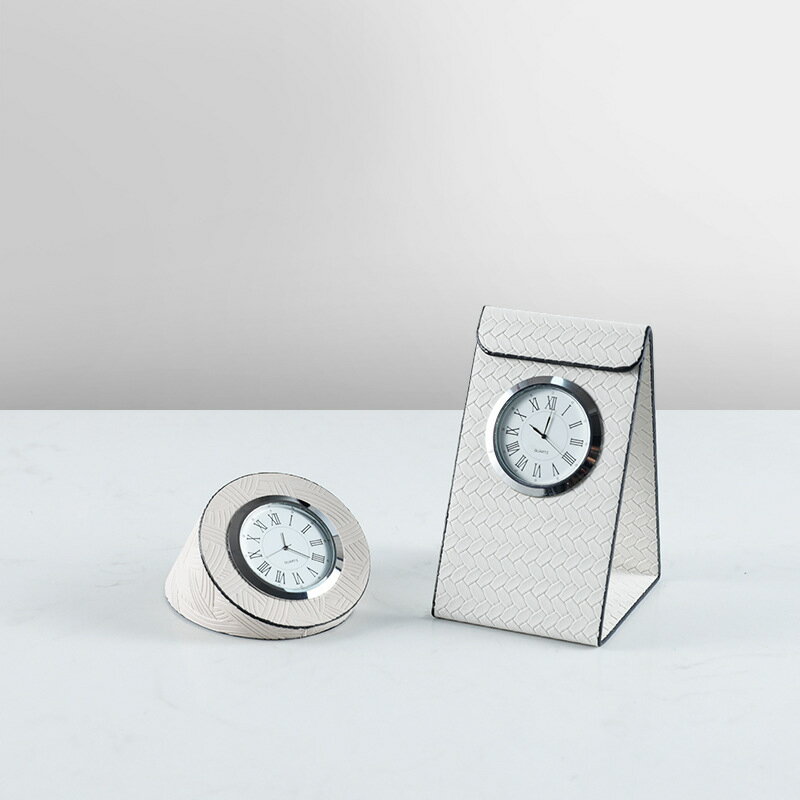 軽奢 モダン レザー メタル アラームクロック 置物 高級 おしゃれ リビング インテリア 装飾 ギフト