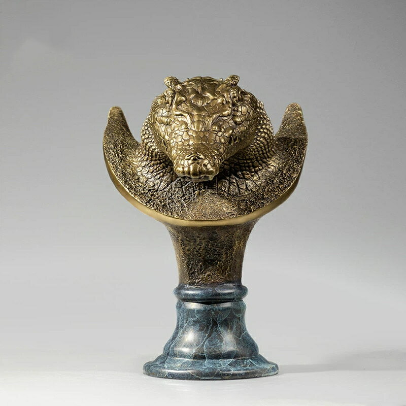 大鰐 首像 黄銅 擺件 業界 エリート 大鰐 人士 オフィス デスク 金属 彫刻 工芸品 成功 象徴 芸術 置物 ビジネス ギフト 開運 縁起物 クリスマス 御...