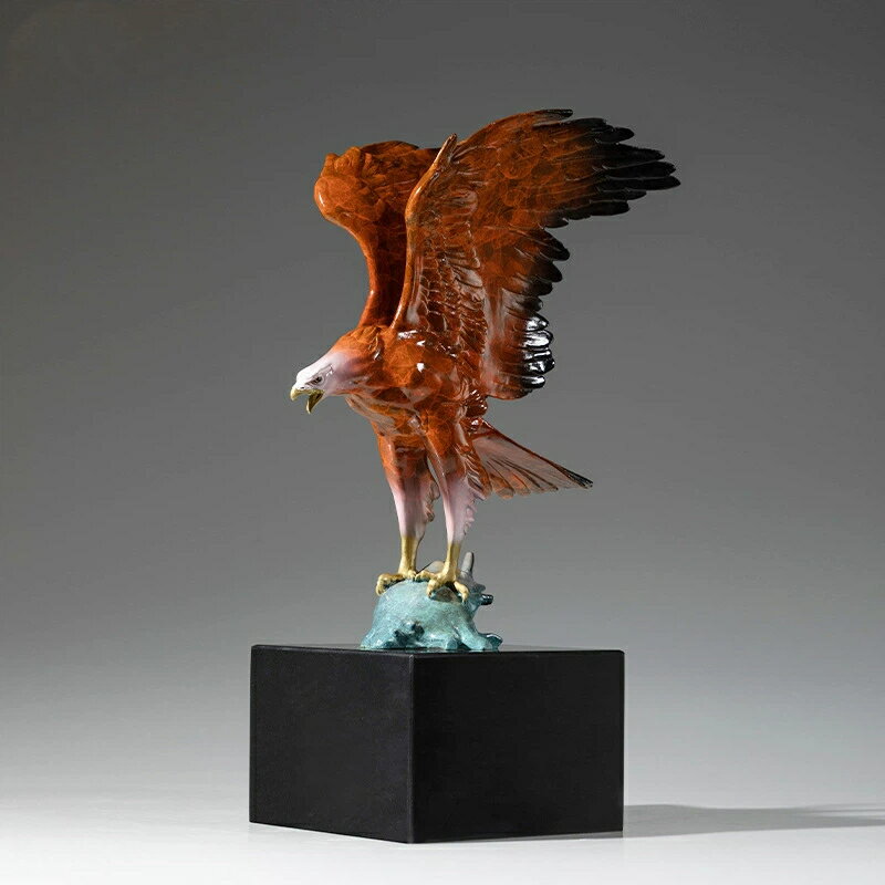 鷹 銅製 置物 黄銅 工芸品 オフィス デスク インテリア 装飾品 開業 記念品 贈答品 社長室 卓上 飾り 高級 ギフト プレゼント 縁起物 クリスマス 御歳...