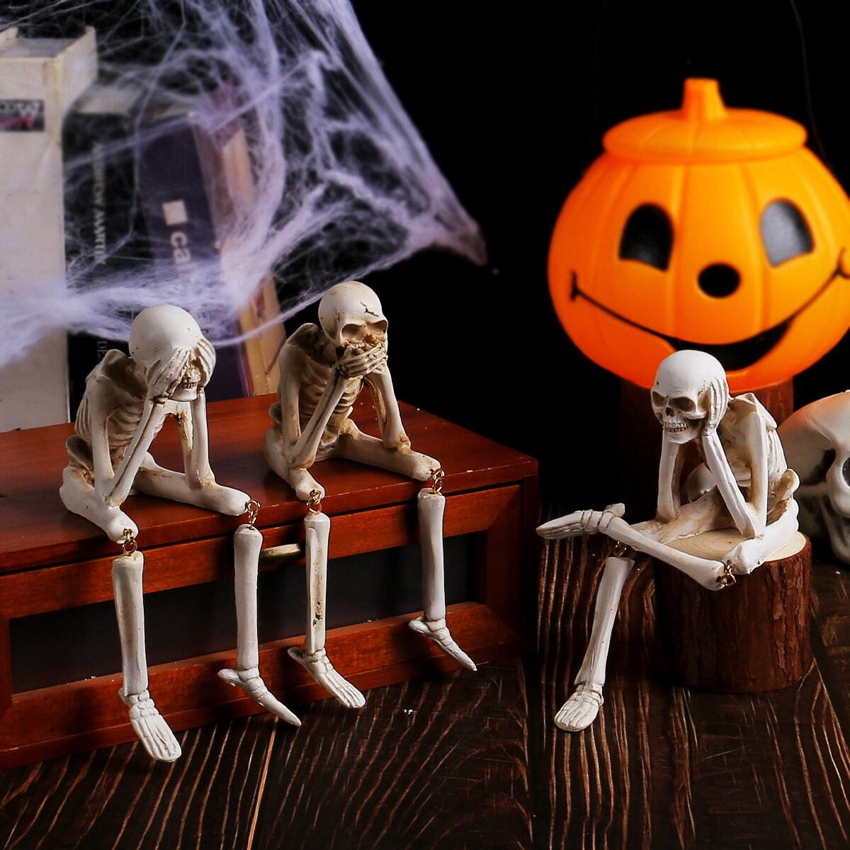 fukin-storeのハロウィン レジン 骷髅 置物 骨格 工芸品 不気味 ディスプレイ ブラック｜アングル2