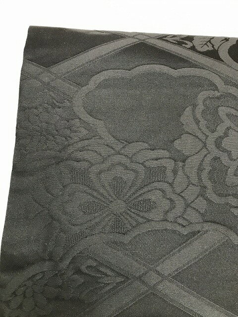 リサイクルきもの福服 ふくふくの1000円均一セール 【中古】名古屋帯 正絹 黒地に華紋文様 喪装帯｜アングル3