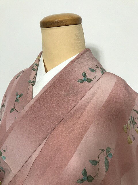 乐天商城 - 【中古】 Mサイズ 単衣着物 化繊 小紋 曙色地に草花模様 身丈長め 洗える着物 最強配送 シーズン春
