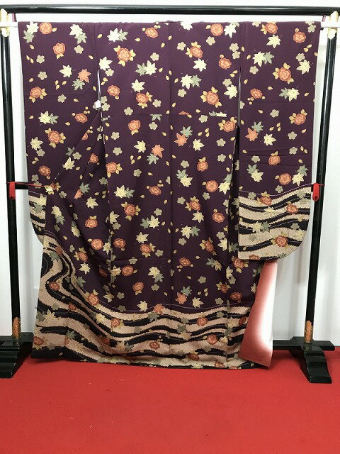 Rakuten - 【中古】Mサイズ 振袖 化繊 紫地に花模様