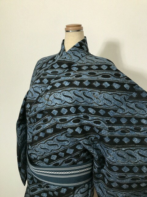 Kimono - 【中古】Mサイズ 浴衣 男物 綿 濃紺地に幾何学模様
